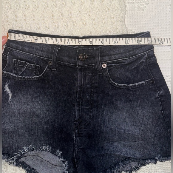 7 For All Mankind Women’s Black Demin Monroe High-Rise Cutoff Jean Shorts - Picture 9 of 12